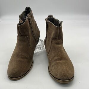 Naturlizer Tan Suede Ankle Booties size 6.5